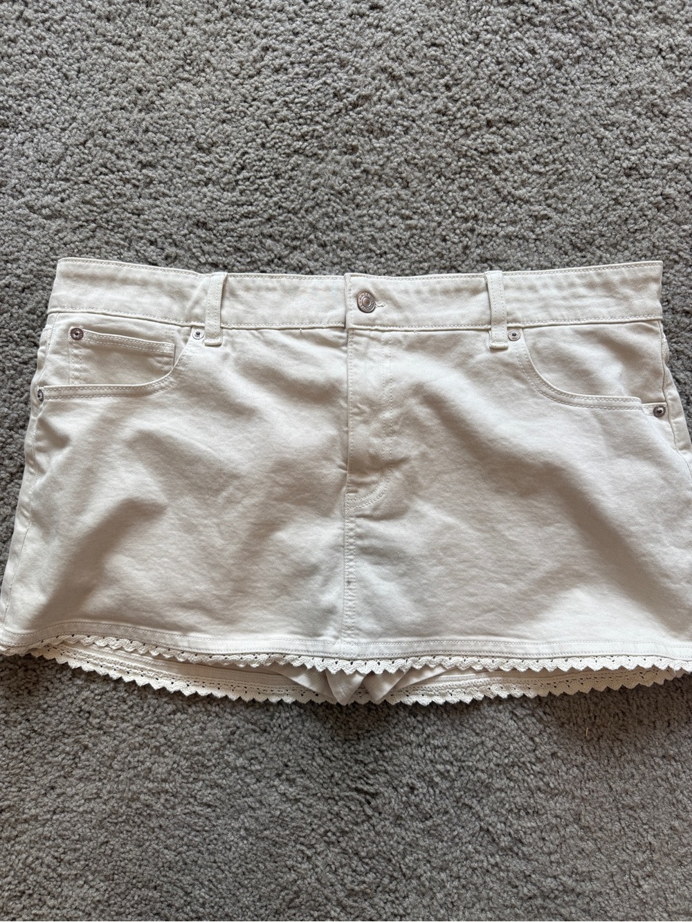 American Eagle Cream Mini Skort